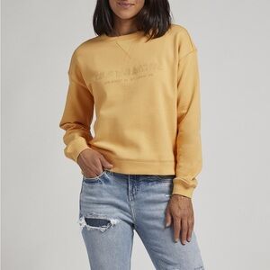 SILVER JEANS CO Women’s Crewneck Sweatshirt in Honey